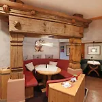 Hotel Goldener Karpfen 2*